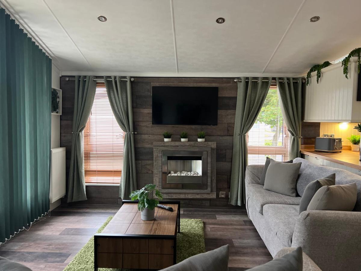 Jungle Lodge Лимингтън Екстериор снимка
