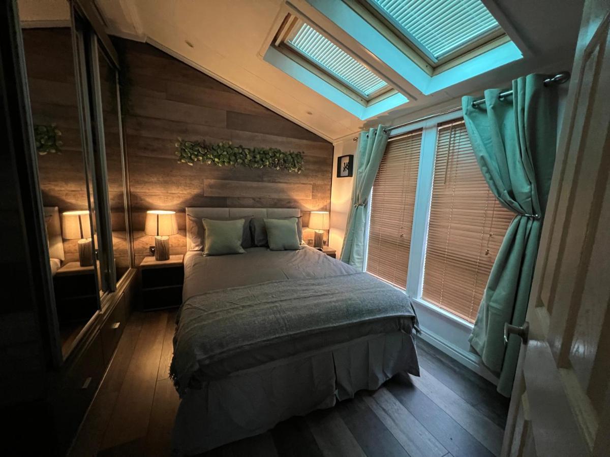 Jungle Lodge Лимингтън Екстериор снимка