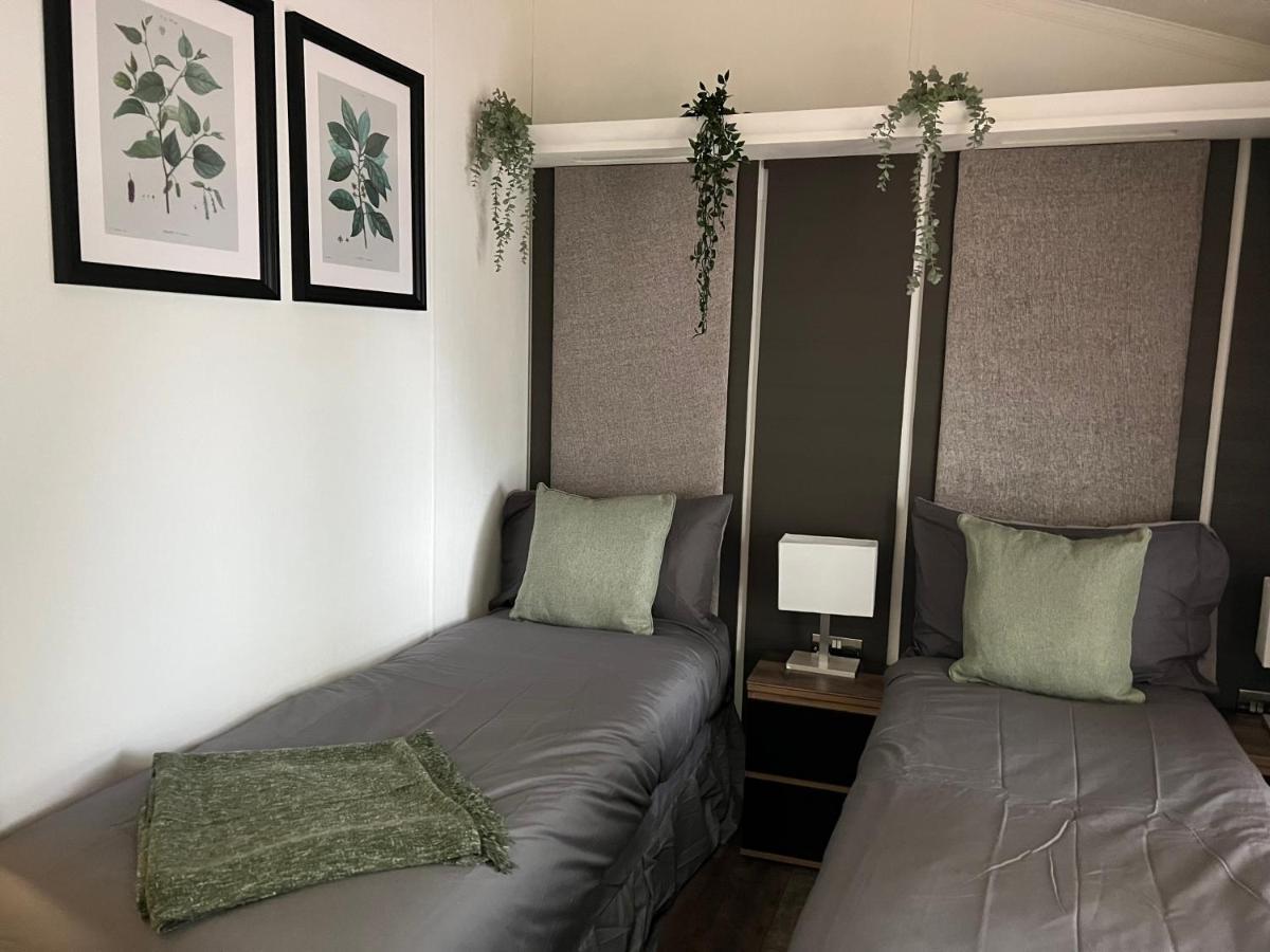 Jungle Lodge Лимингтън Екстериор снимка