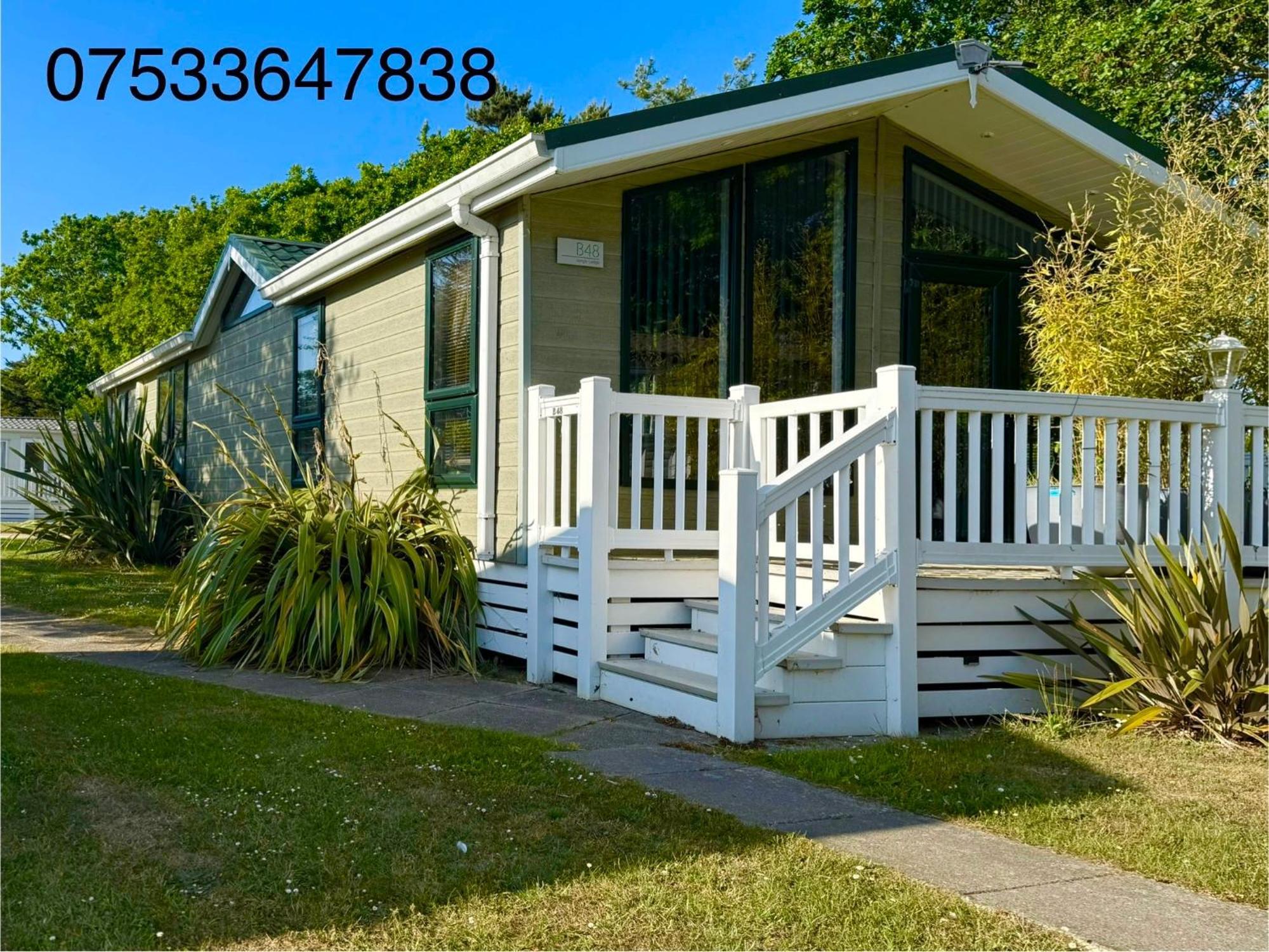 Jungle Lodge Лимингтън Екстериор снимка
